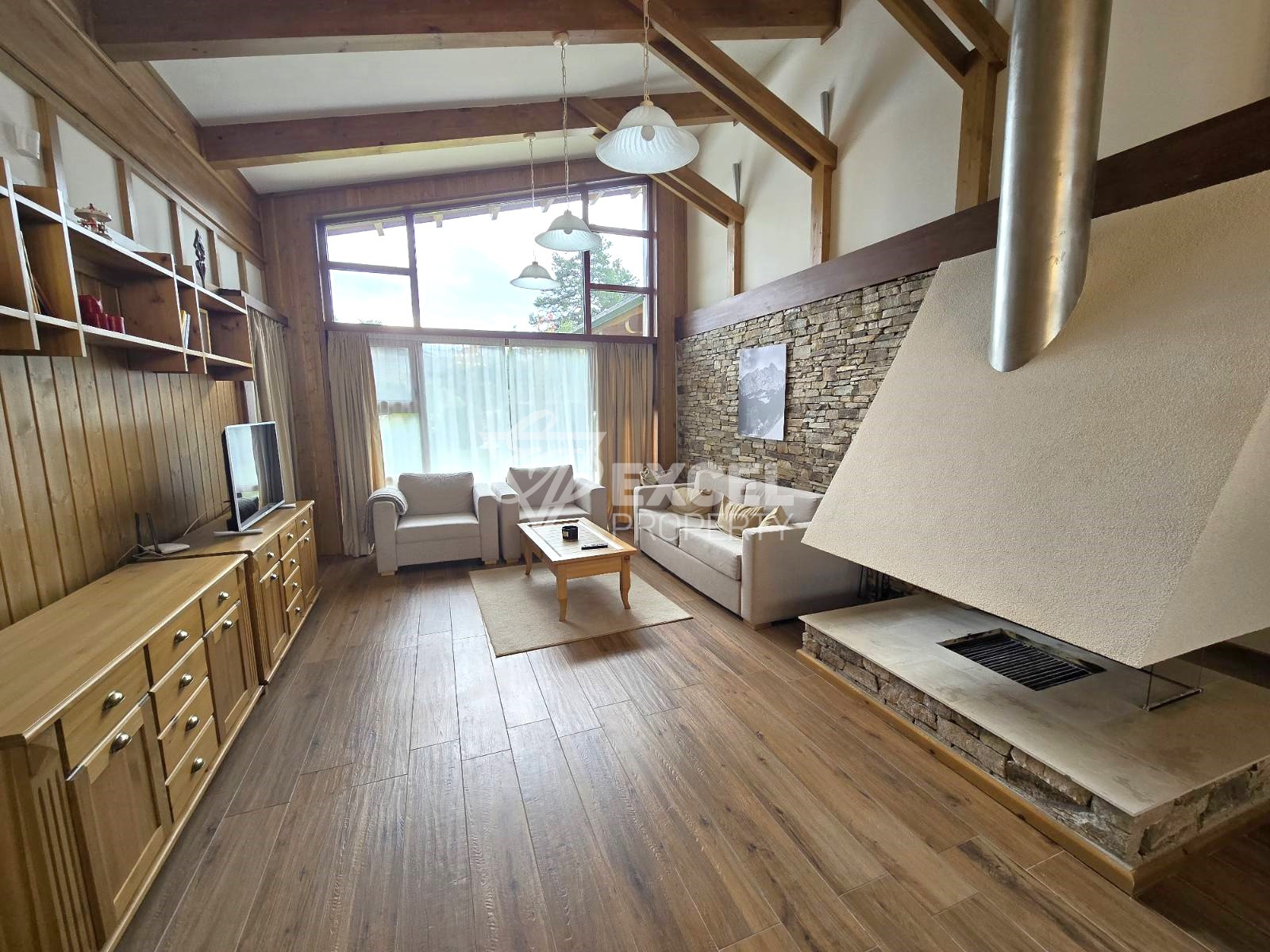 Напълно завършена и обзаведена къща за продажба в Пирин Голф и Кънтри Клуб: Вашият избор за изискан живот!