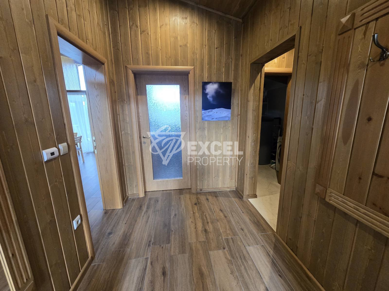 Напълно завършена и обзаведена къща за продажба в Пирин Голф и Кънтри Клуб: Вашият избор за изискан живот!