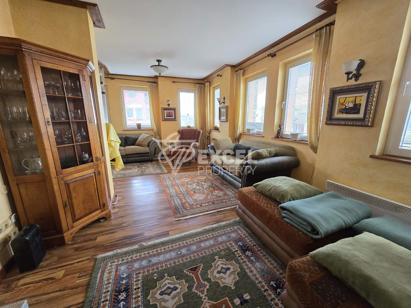 Елегантен многостаен апартамент за продажба в сърцето на Pirin Golf & Country Club: Лукс и съвършенство!