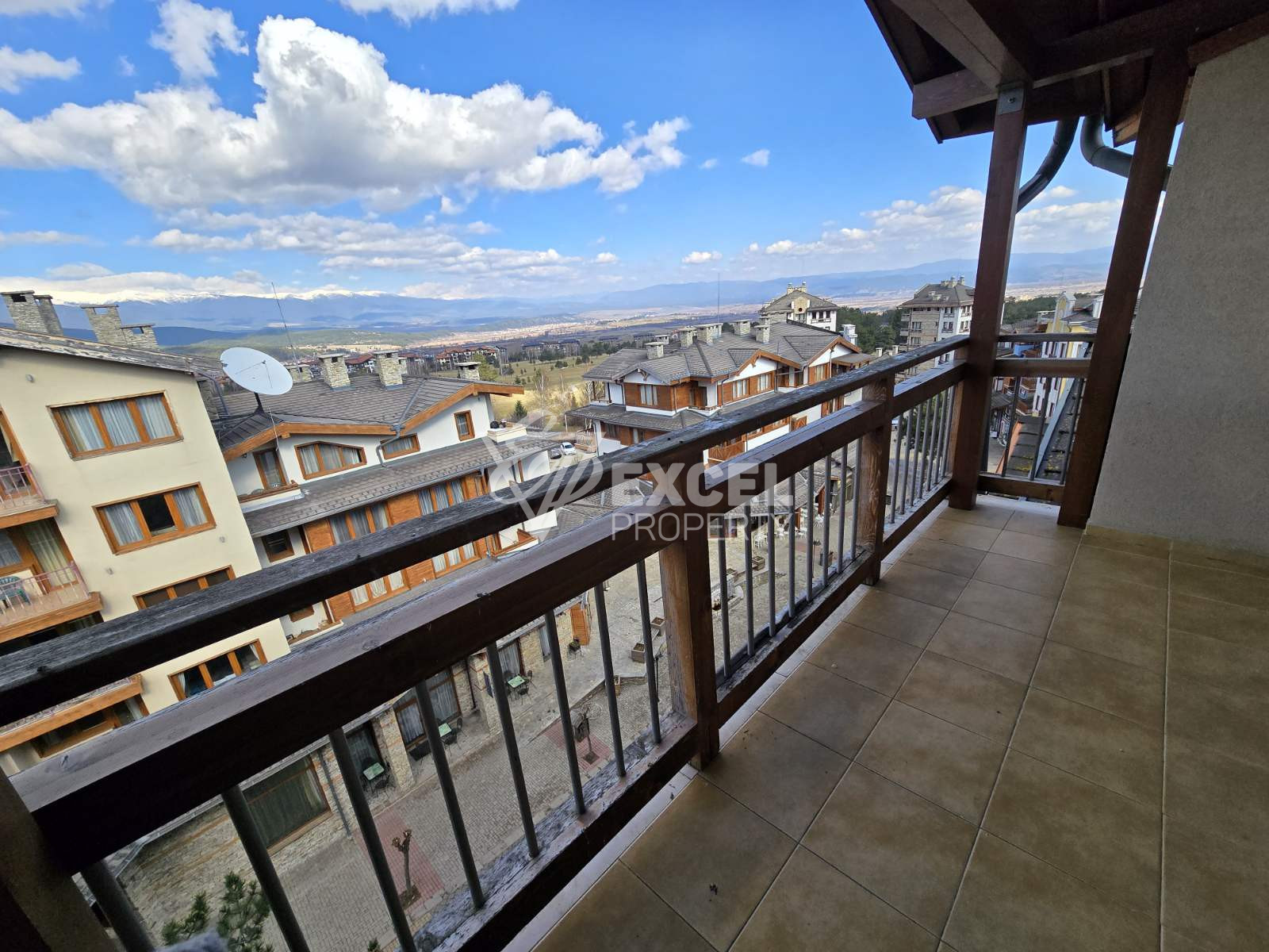 Елегантен многостаен апартамент за продажба в сърцето на Pirin Golf & Country Club: Лукс и съвършенство!