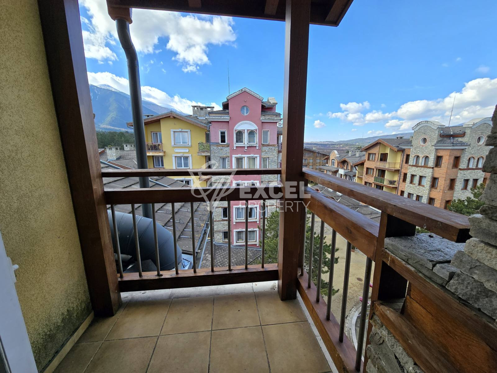 Елегантен многостаен апартамент за продажба в сърцето на Pirin Golf & Country Club: Лукс и съвършенство!