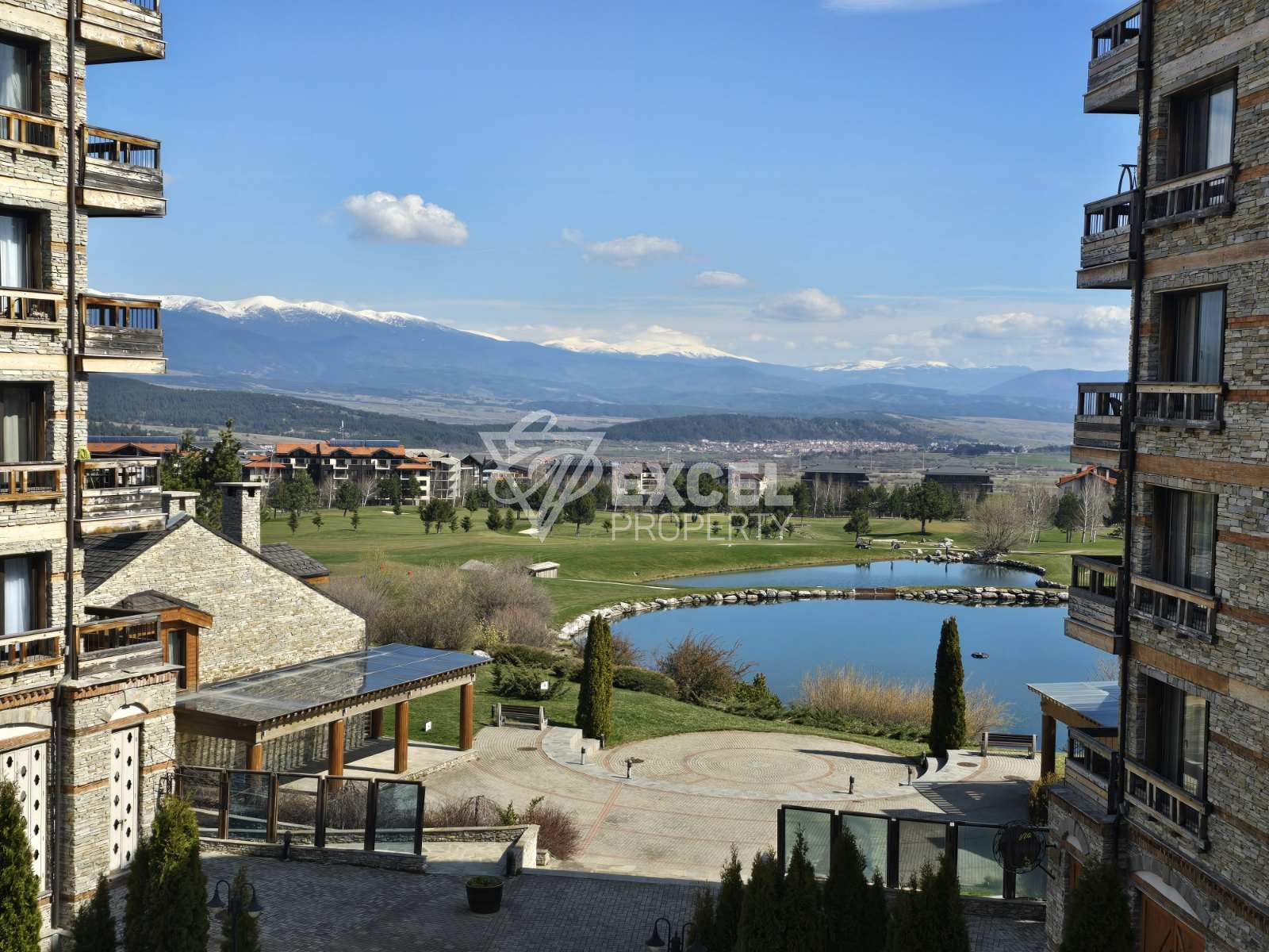 Прекрасен двустаен апартамент за продажба в Пирин Голф