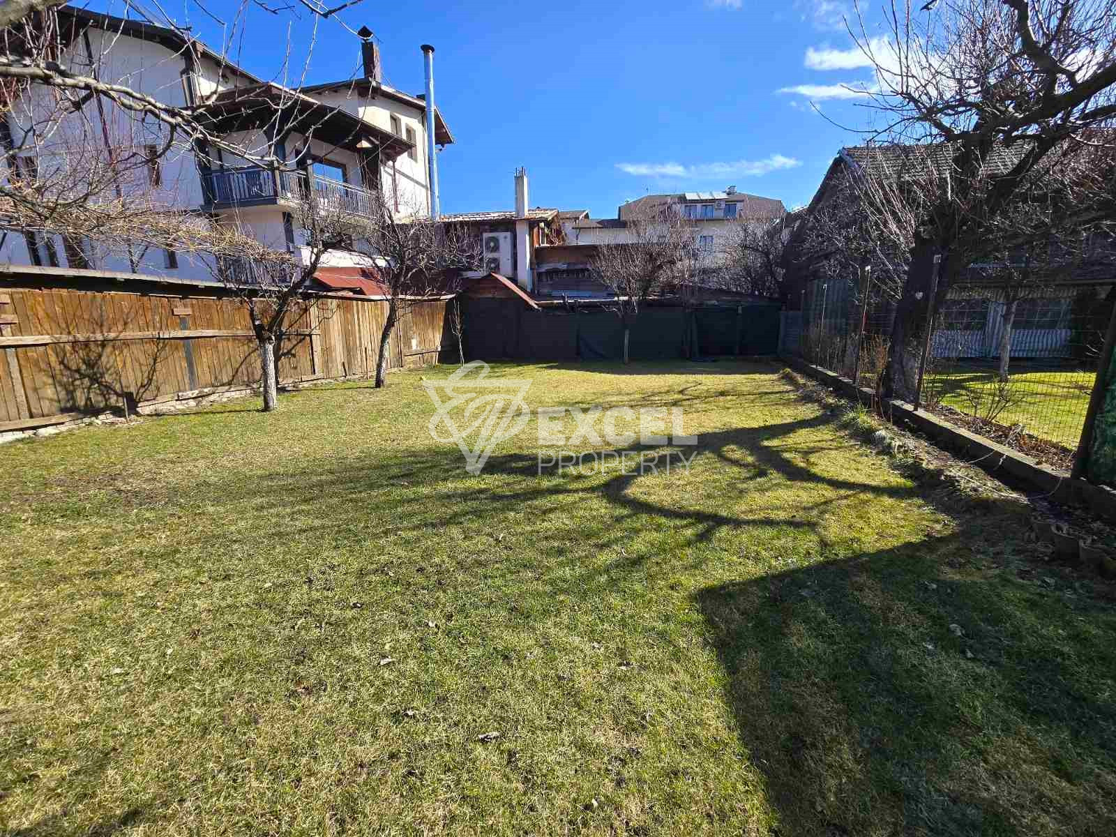 Многофункционална къща с действащ бизнес в ТОП центъра на Банско!