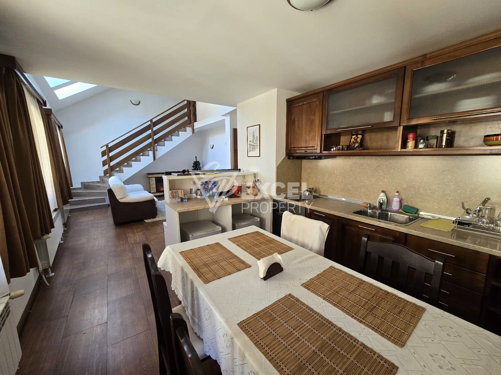 Многофункционална къща с действащ бизнес в ТОП центъра на Банско!