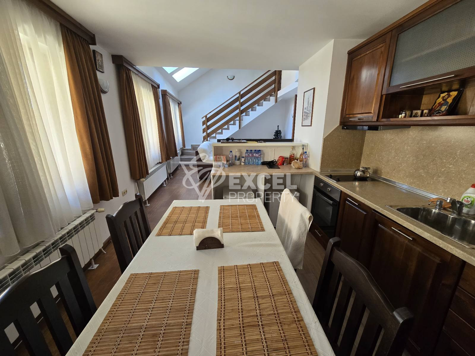 Многофункционална къща с действащ бизнес в ТОП центъра на Банско!