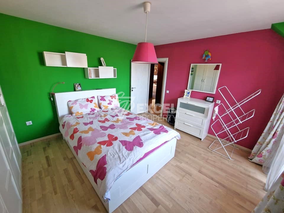 Дизайнерски многостаен апартамент в иделния център на Разлог