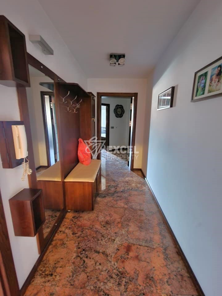 Дизайнерски многостаен апартамент в иделния център на Разлог