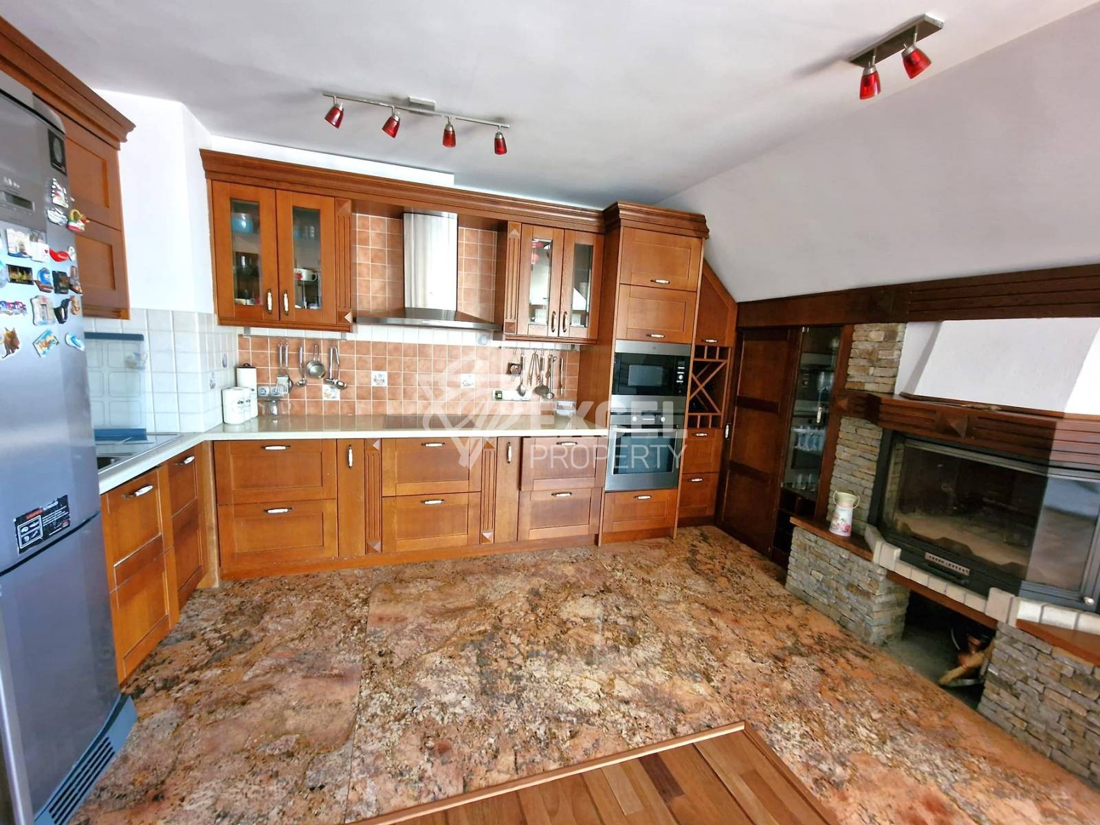 Дизайнерски многостаен апартамент в иделния център на Разлог