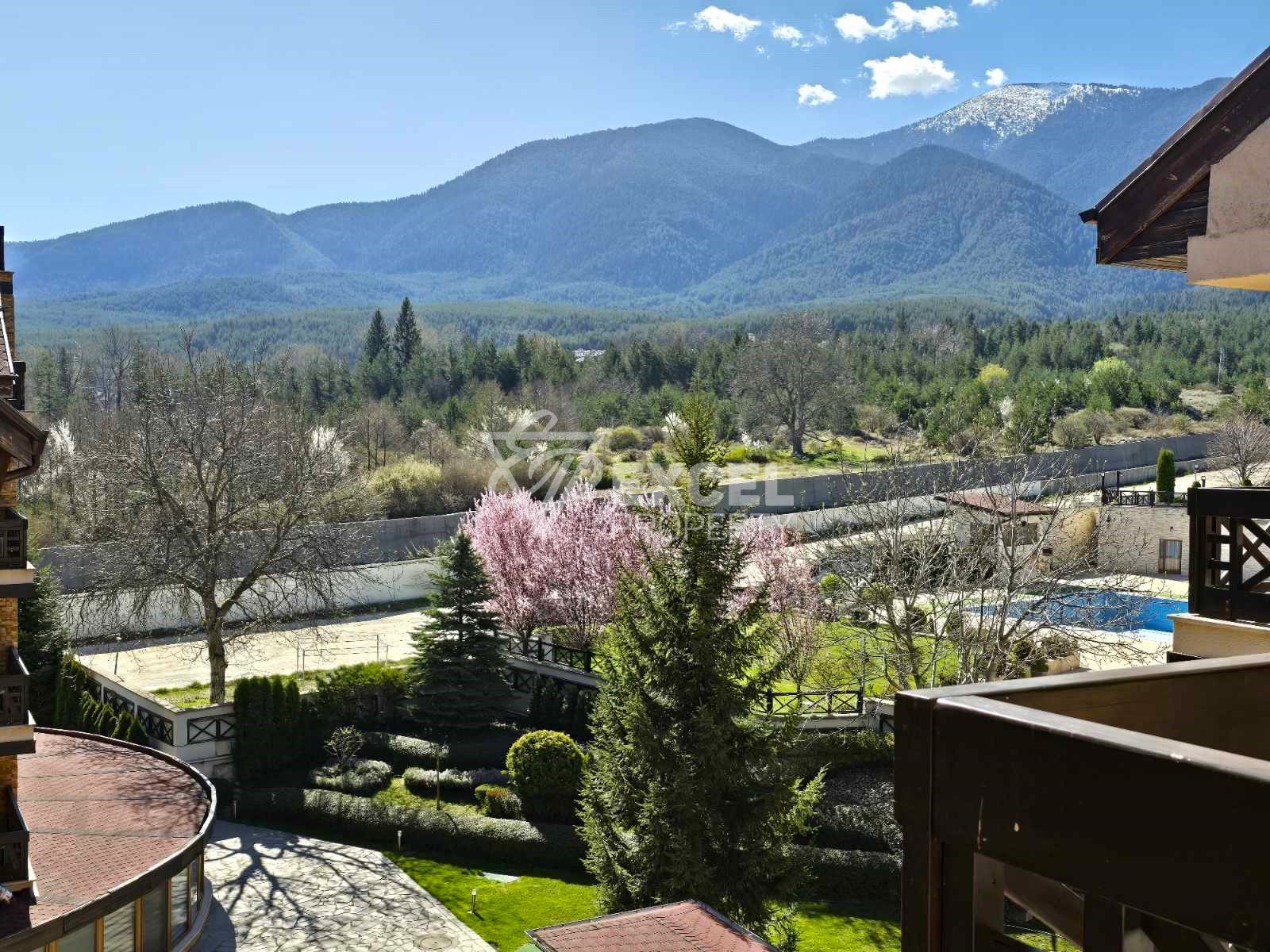 Просторно студио за продажба с пленяваща планинска гледка в Хотел Regnum 5*, Банско