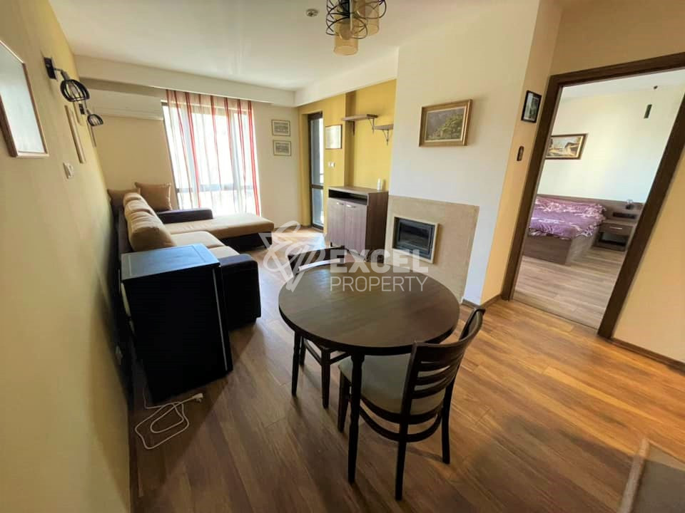 Просторен, обзаведен двустаен апартамент с климатици под наем в Банско