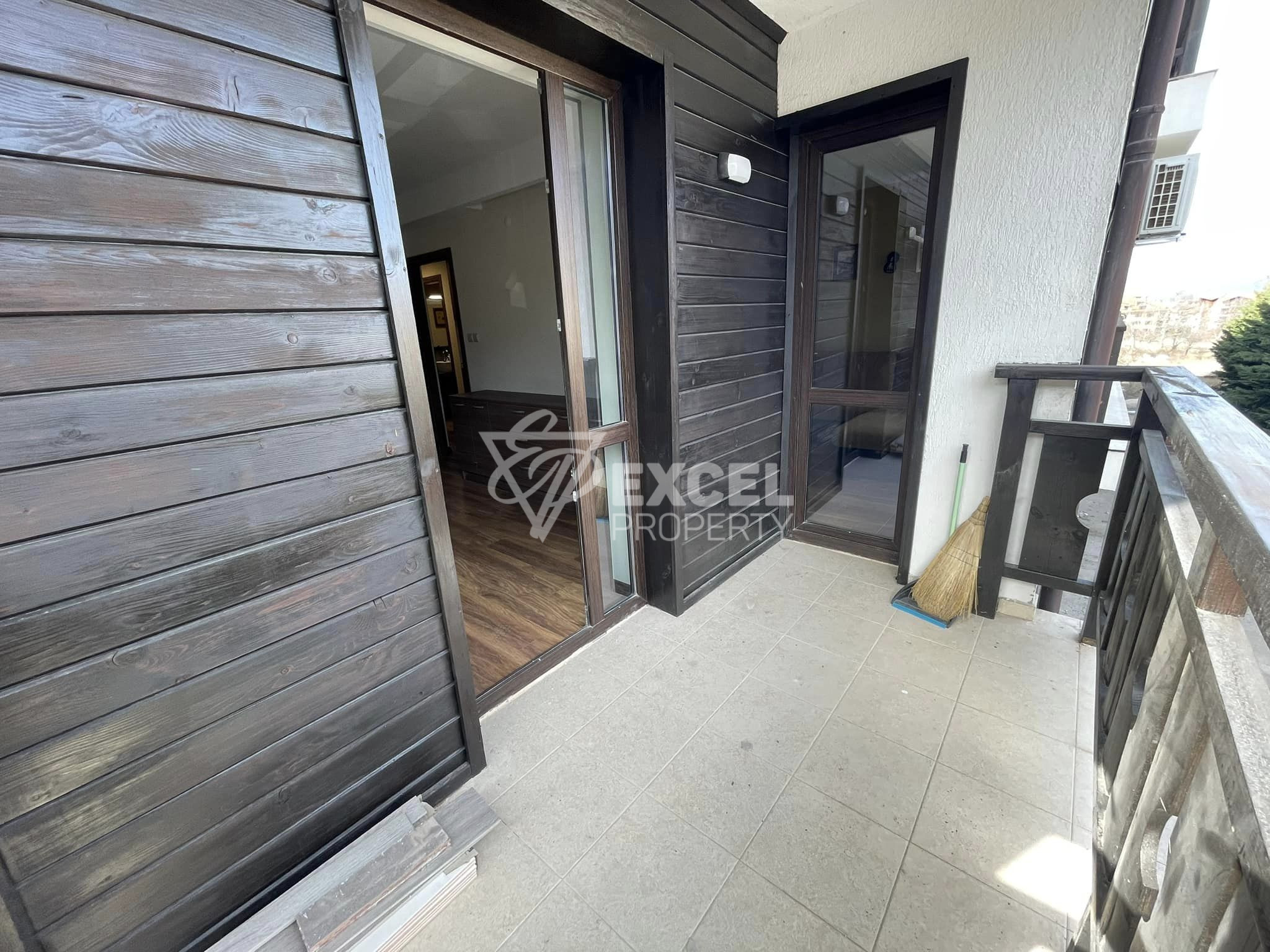 Просторен, обзаведен двустаен апартамент с климатици под наем в Банско