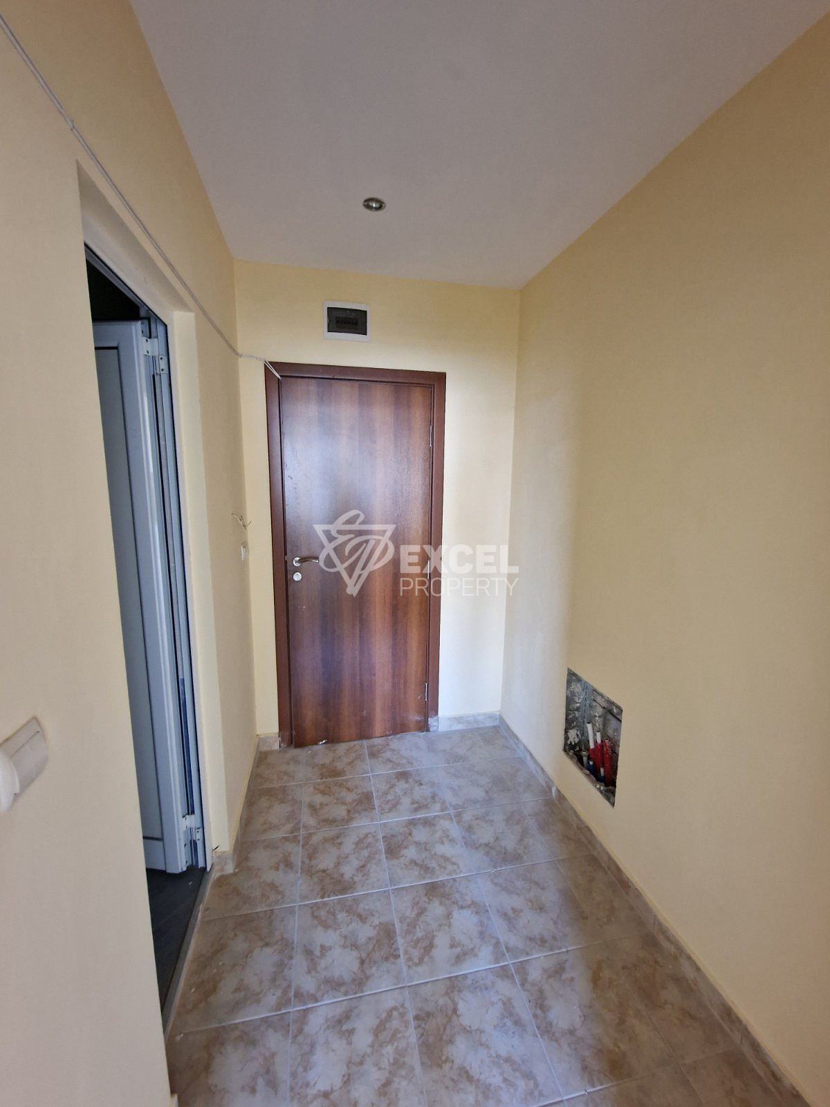 Студио с тераса за продажба в Банско до Гондолата