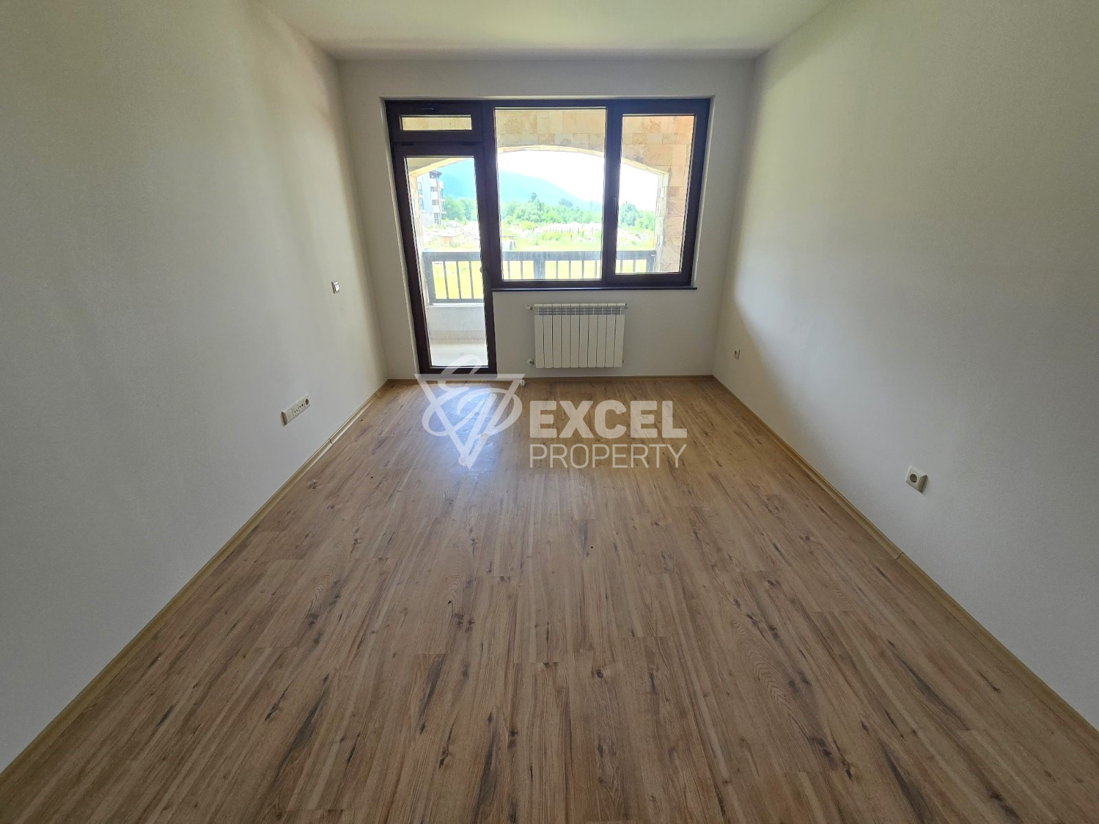 Студио с тераса за продажба в Банско, на 300 м от ски лифта