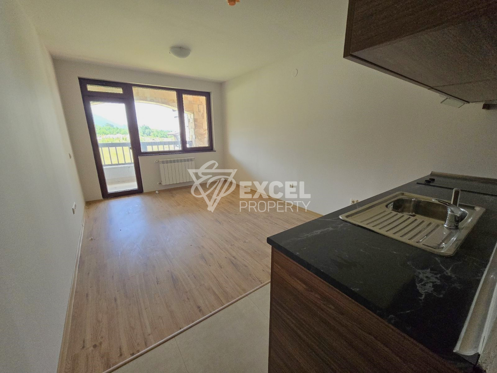 Студио с тераса за продажба в Банско, на 300 м от ски лифта