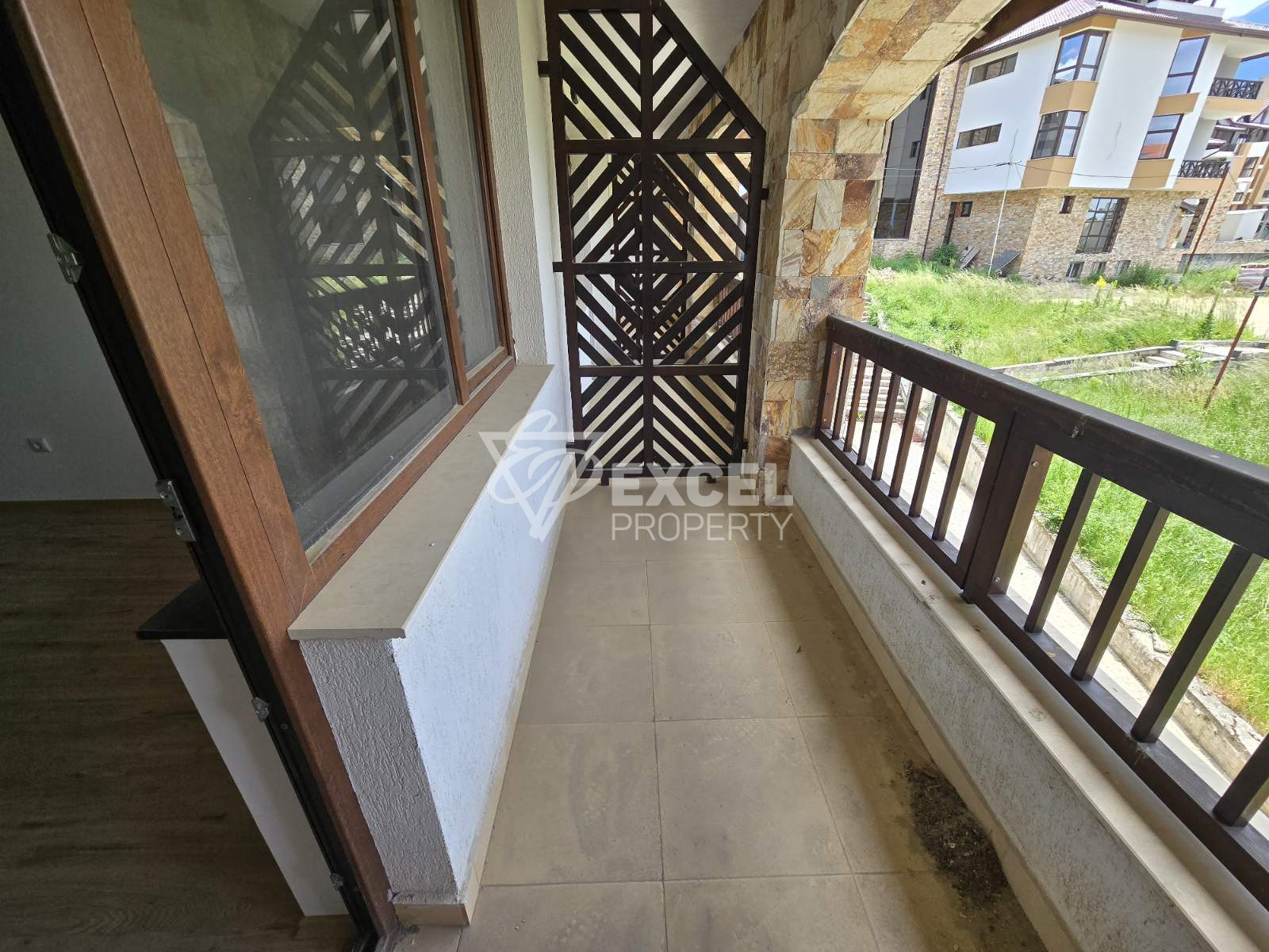 Просторно студио за продажба в жилищна сграда на 3 минути пеша от ски лифта, Банско