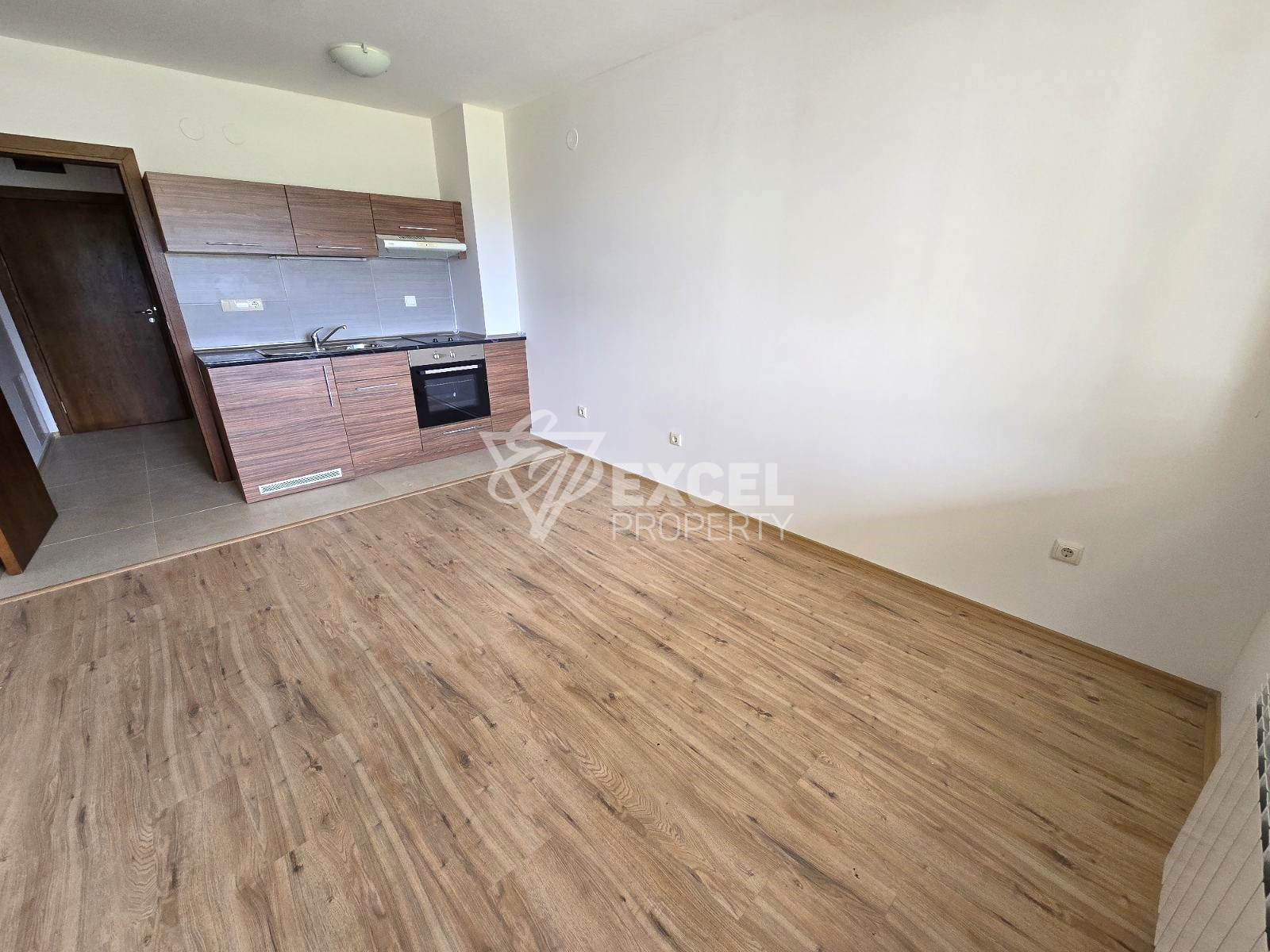 Просторно студио за продажба в жилищна сграда на 3 минути пеша от ски лифта, Банско