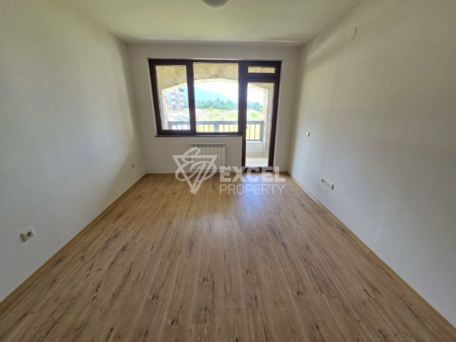 Просторно студио за продажба в жилищна сграда на 3 минути пеша от ски лифта, Банско