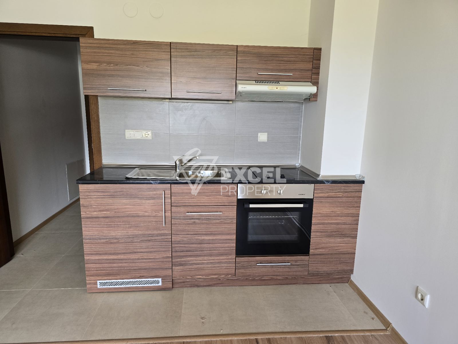 Просторно студио за продажба в жилищна сграда на 3 минути пеша от ски лифта, Банско