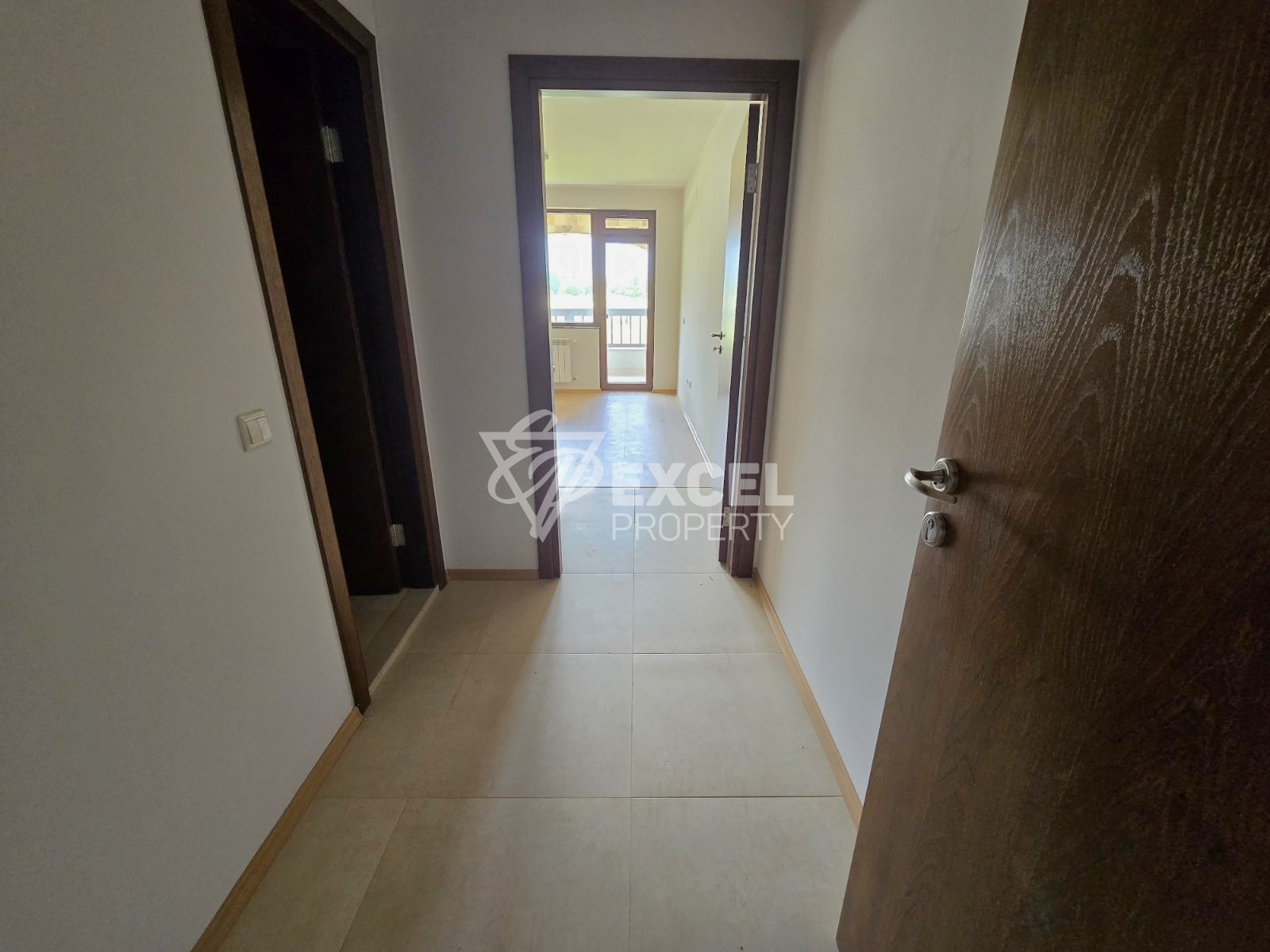 Просторно студио за продажба в жилищна сграда на 3 минути пеша от ски лифта, Банско