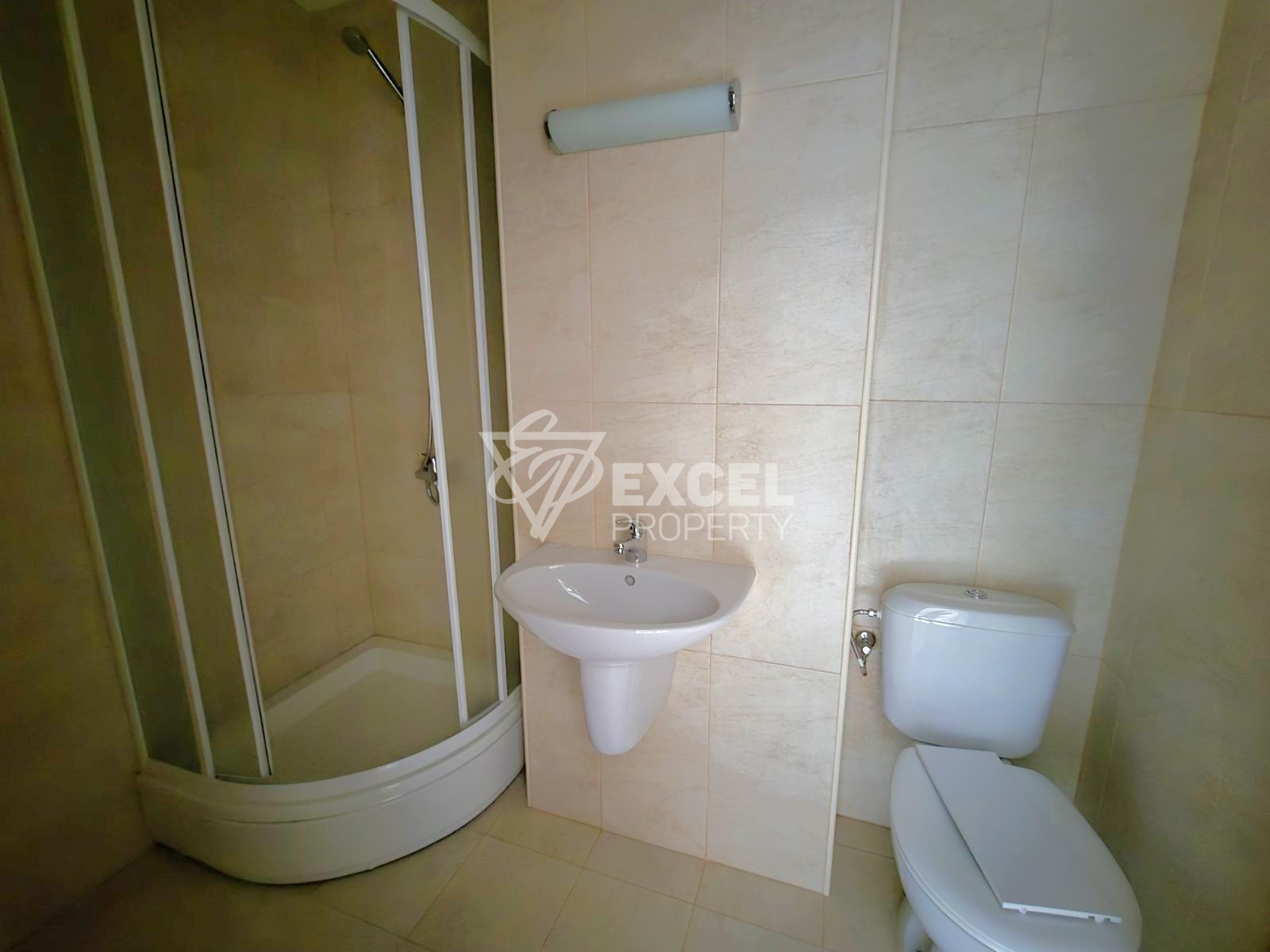 Просторно студио за продажба в жилищна сграда на 3 минути пеша от ски лифта, Банско