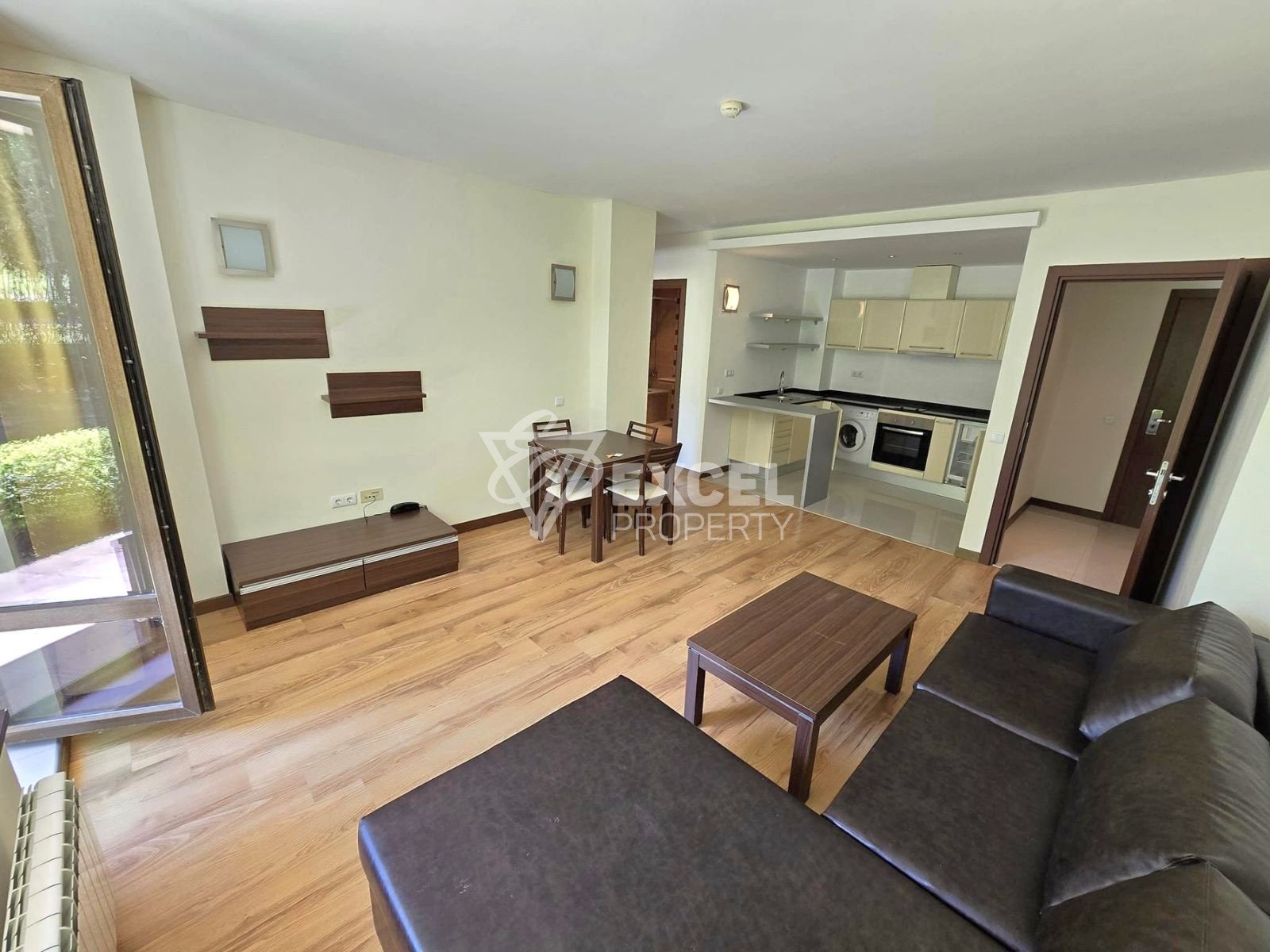 Южен тристаен апартамент на партерно ниво за продажба в комплекс Тера до Пирин Голф