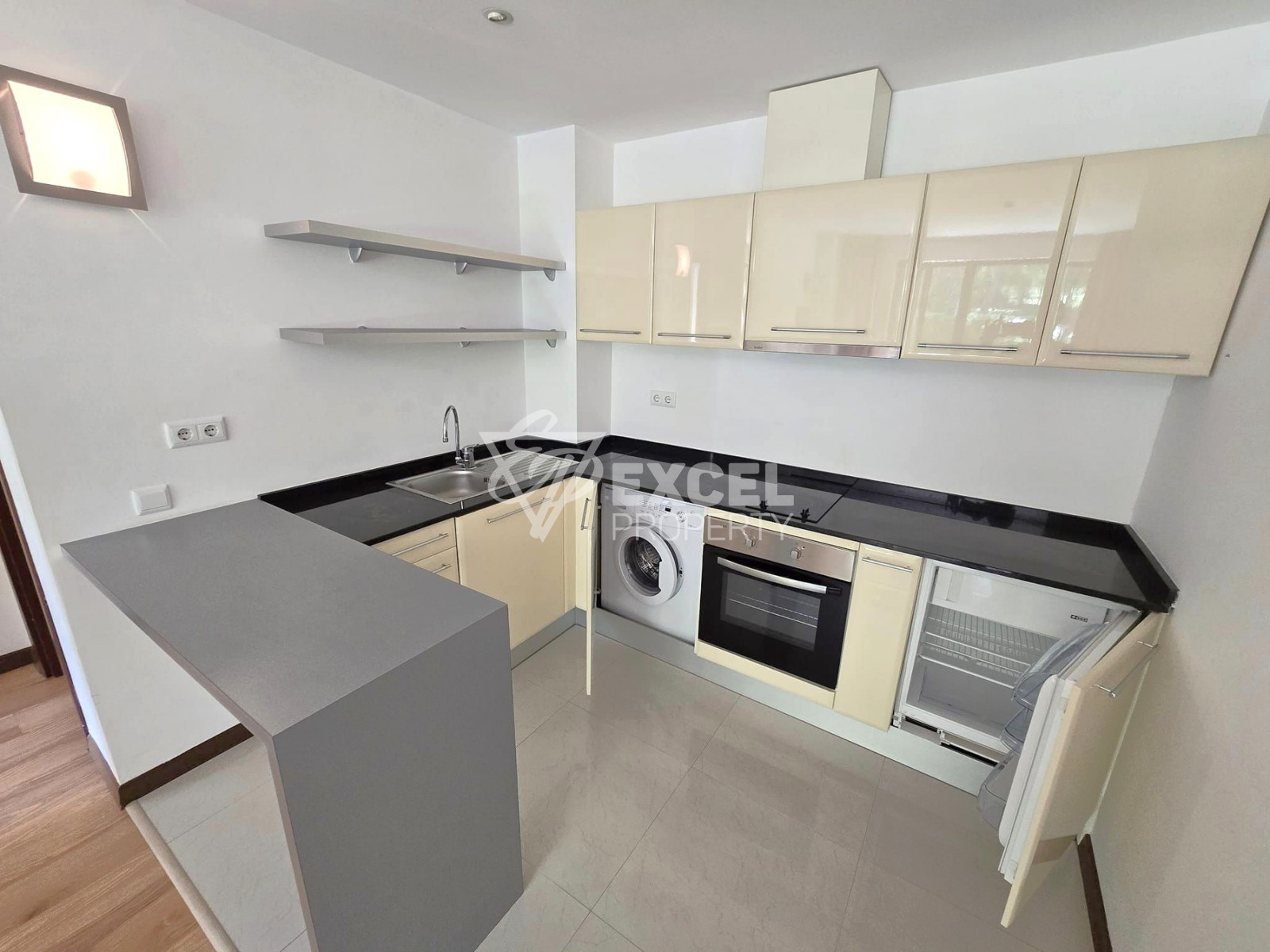 Южен тристаен апартамент на партерно ниво за продажба в комплекс Тера до Пирин Голф