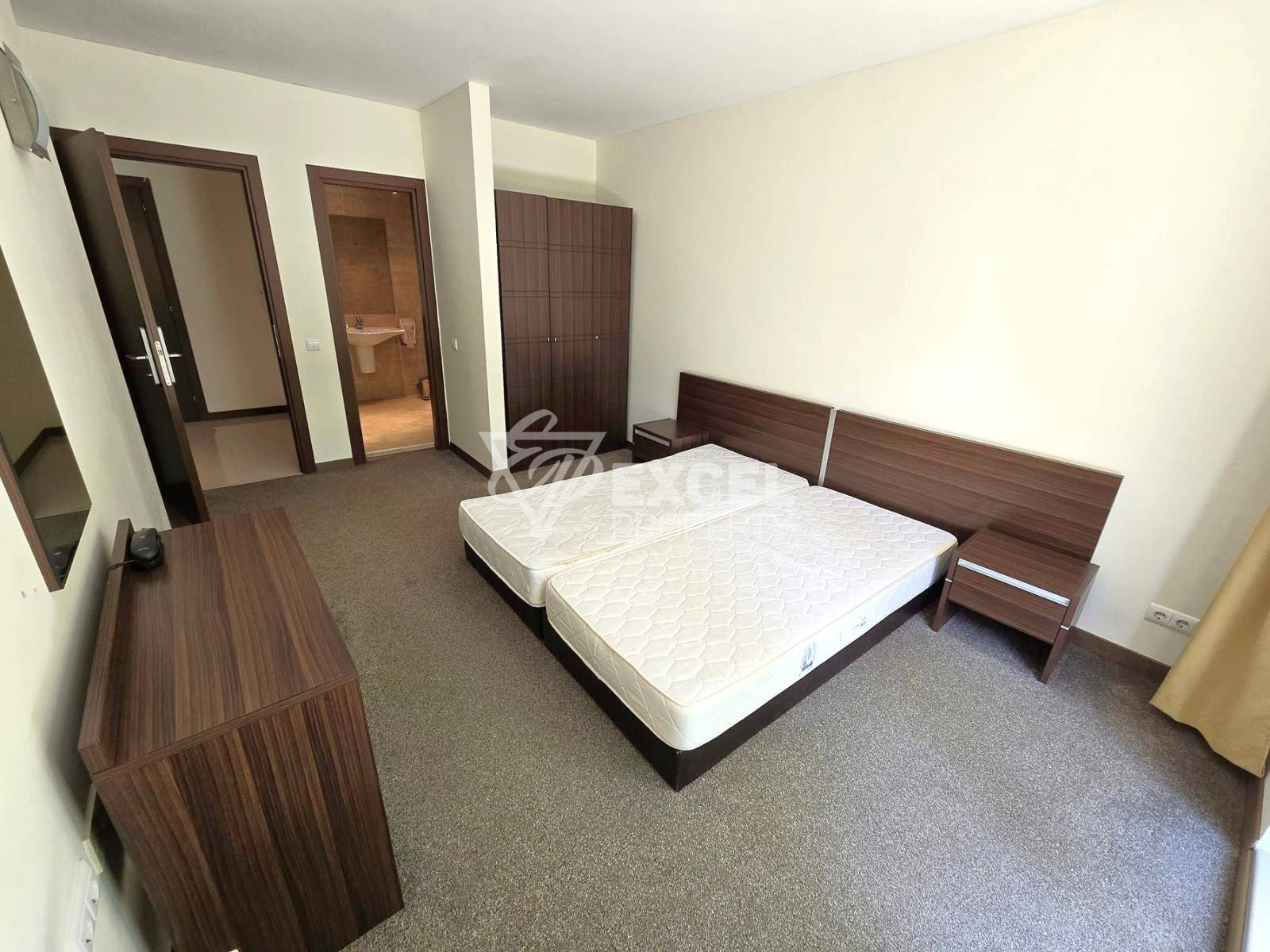 Южен тристаен апартамент на партерно ниво за продажба в комплекс Тера до Пирин Голф