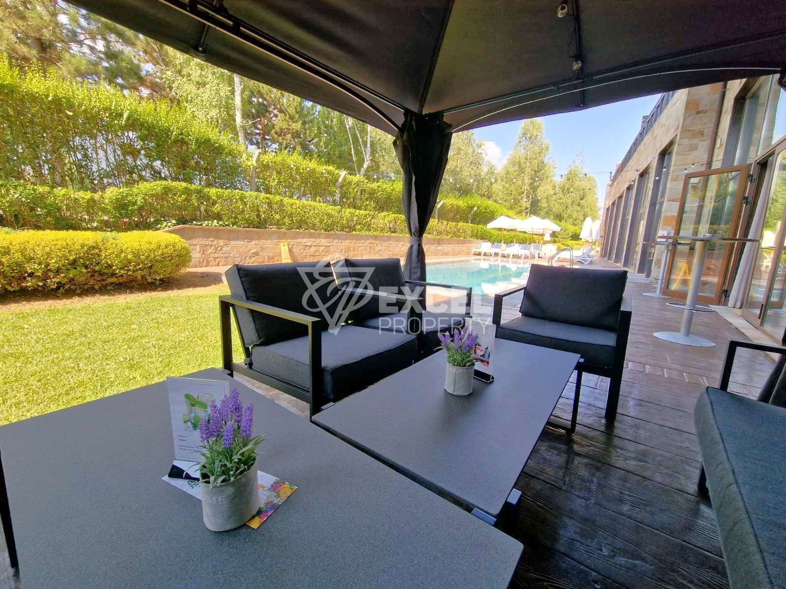 Южен тристаен апартамент на партерно ниво за продажба в комплекс Тера до Пирин Голф