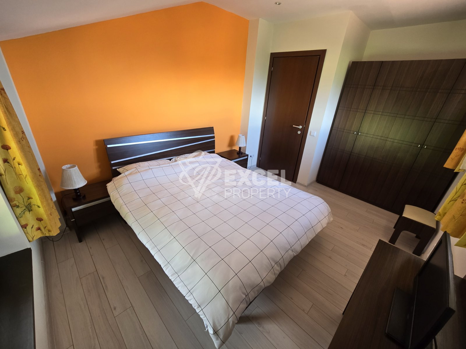 Изключителен мезонет с три спални и великолепна панорамна гледка към върховете на Пирин