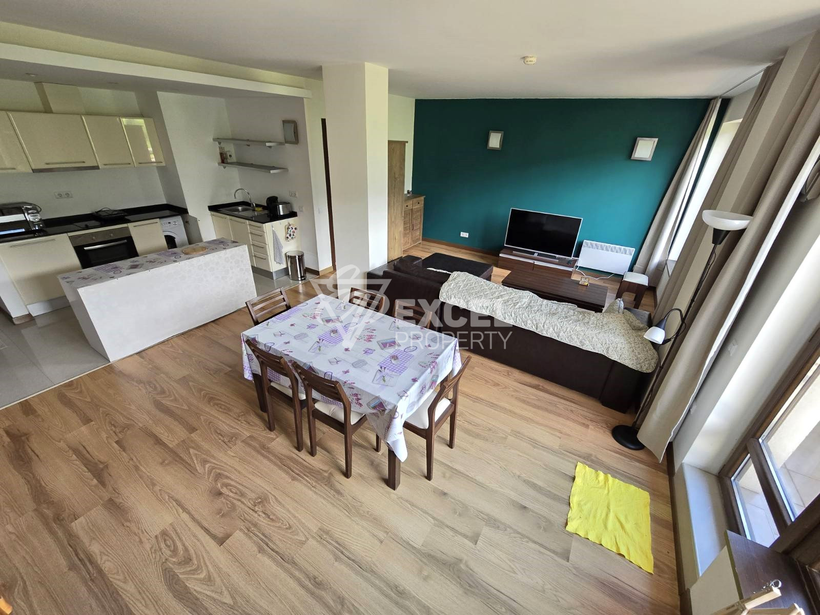 Изключителен мезонет с три спални и великолепна панорамна гледка към върховете на Пирин