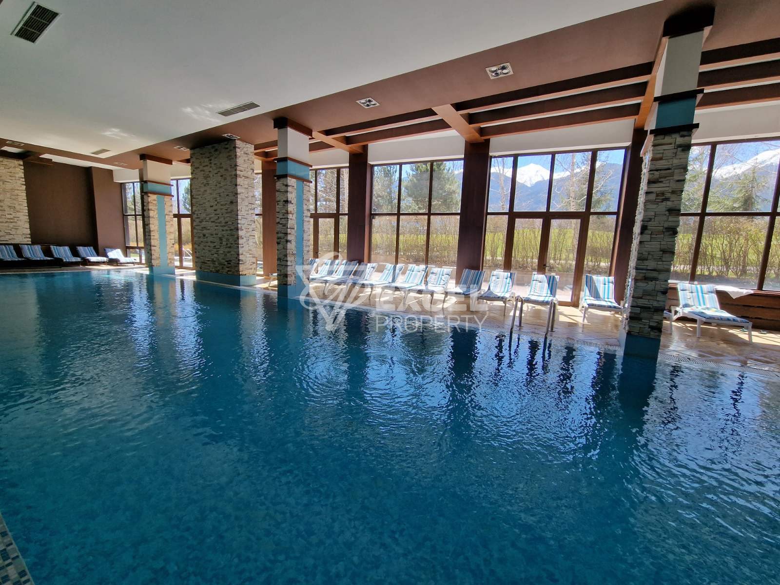 Южен тристаен апартамент на партерно ниво за продажба в комплекс Тера до Пирин Голф