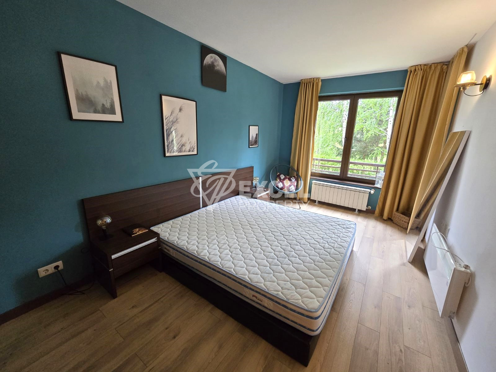 Южен тристаен апартамент с ново обзавеждане и зашеметяваща гледка към Пирин планина