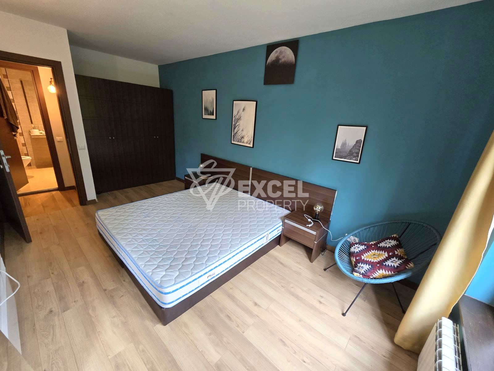 Южен тристаен апартамент с ново обзавеждане и зашеметяваща гледка към Пирин планина