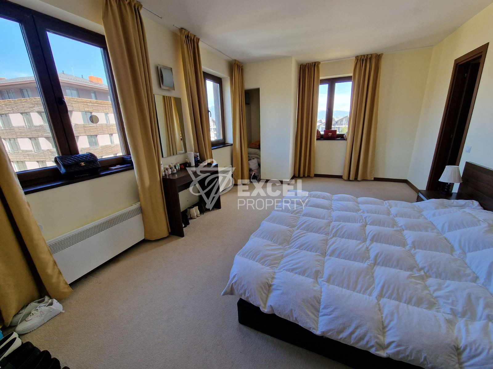 Тристаен апартамент за продажба с изглед към Пирин планина в близост до Банско