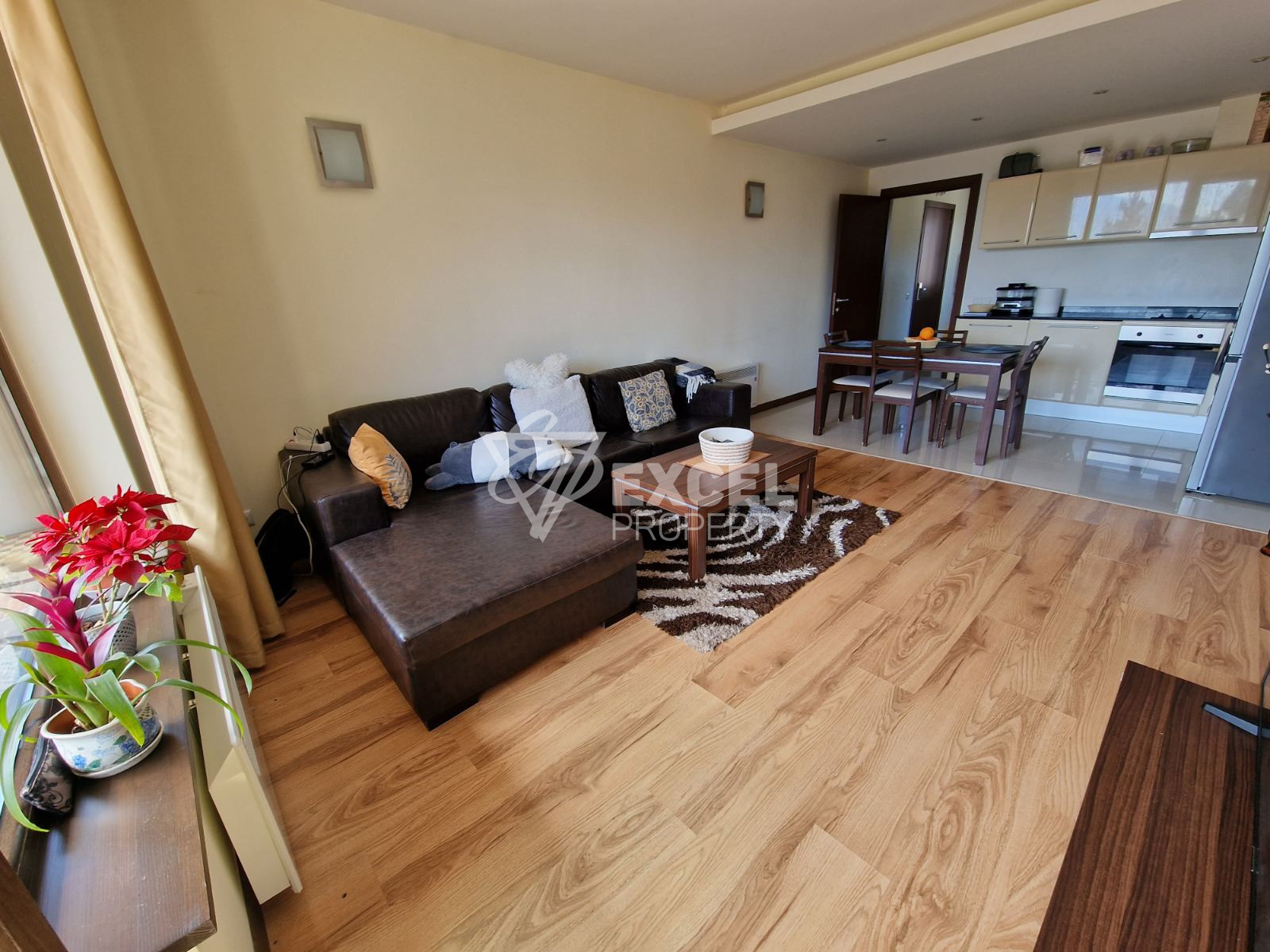 Тристаен апартамент за продажба с изглед към Пирин планина в близост до Банско