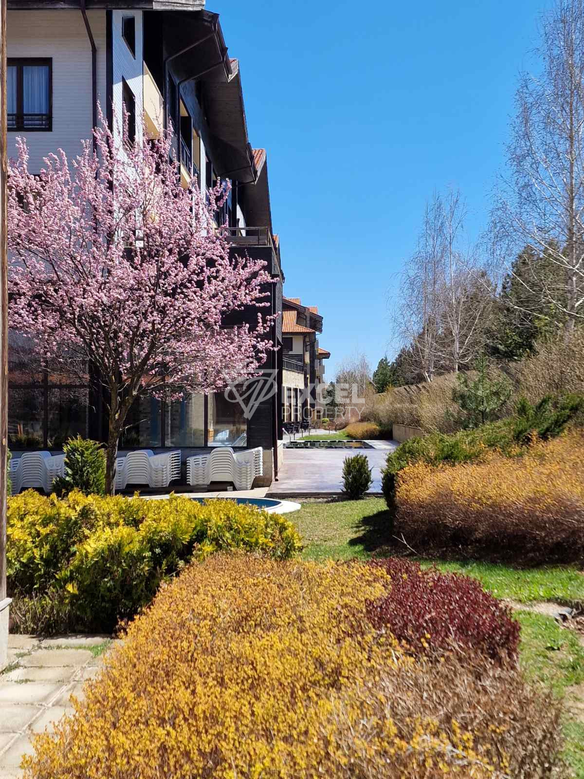 Тристаен апартамент за продажба с невероятна гледка към Пирин до Банско