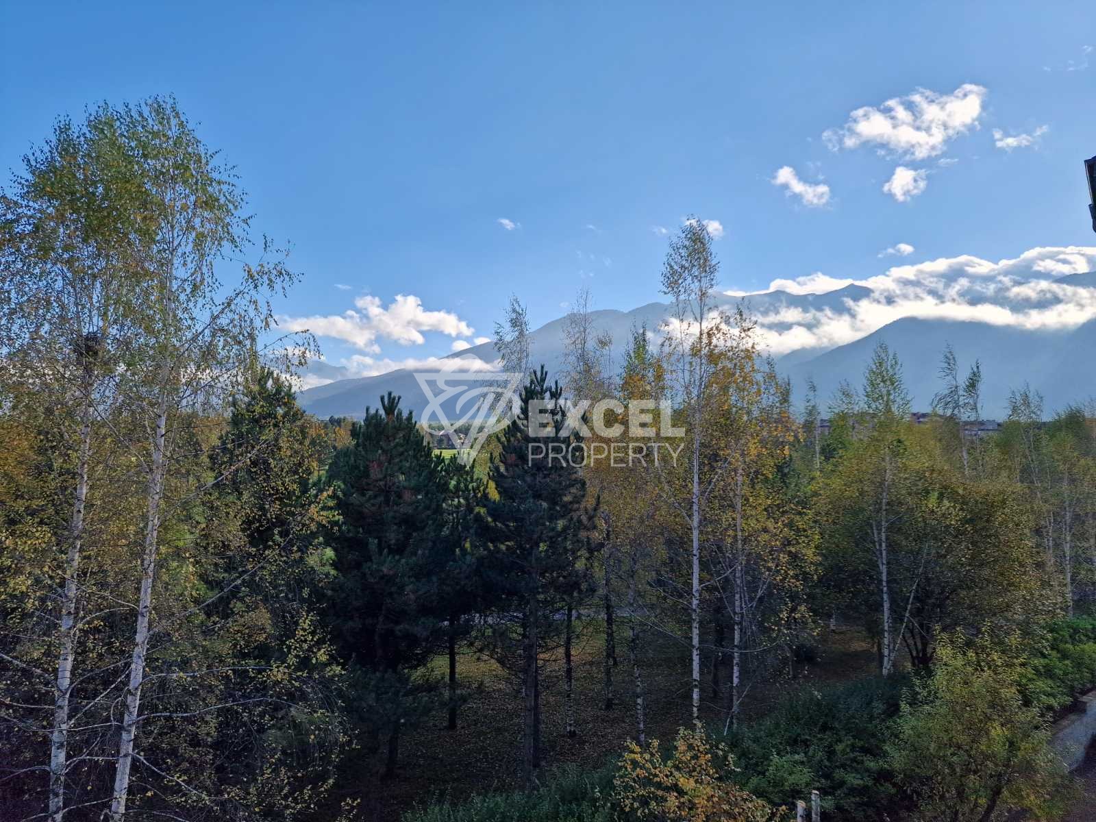 Зашеметяващ тристаен апартамент в престижен 4-звезден комплекс до Пирин Голф