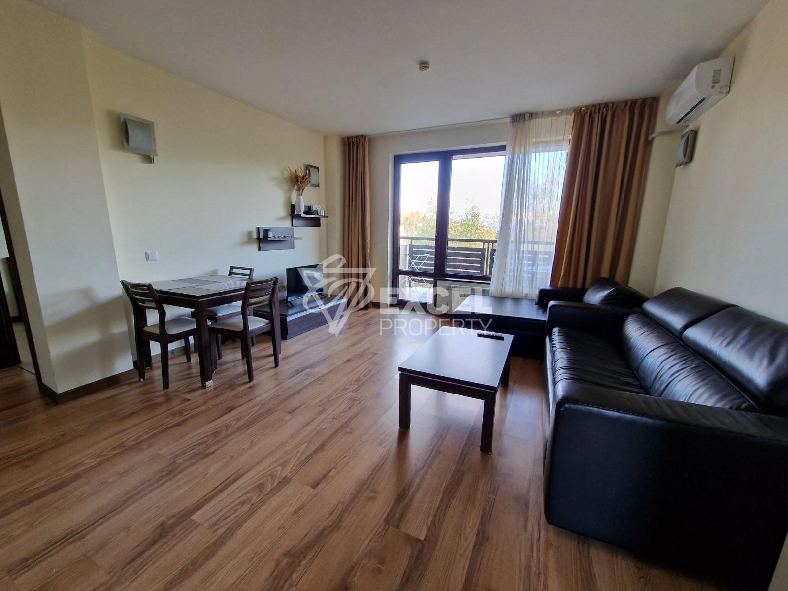 Зашеметяващ тристаен апартамент в престижен 4-звезден комплекс до Пирин Голф