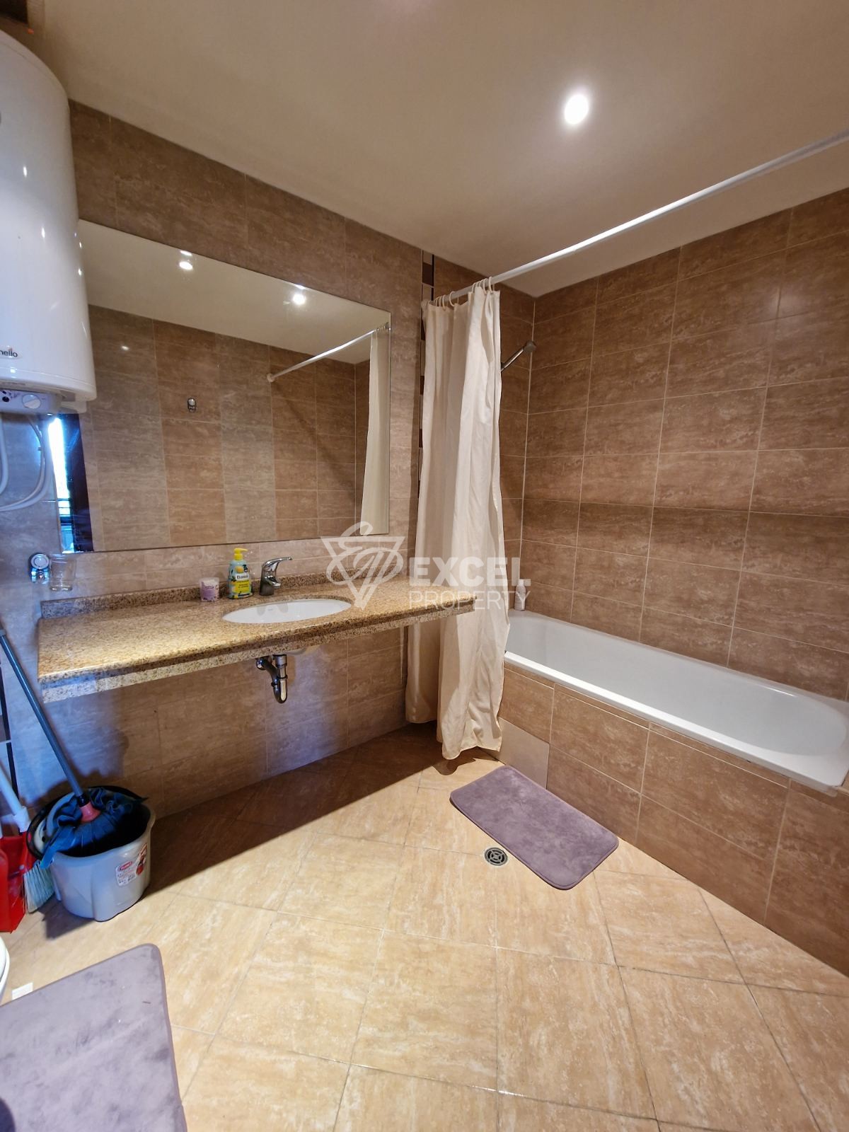 Зашеметяващ тристаен апартамент в престижен 4-звезден комплекс до Пирин Голф