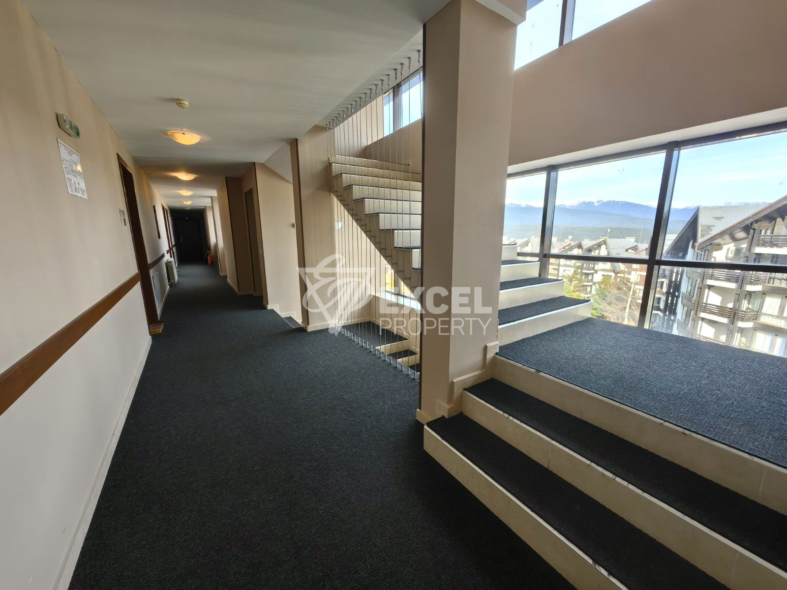 Изключително предложение за продажба: Елегантен южен мезонет с панорамна гледка към Пирин планина