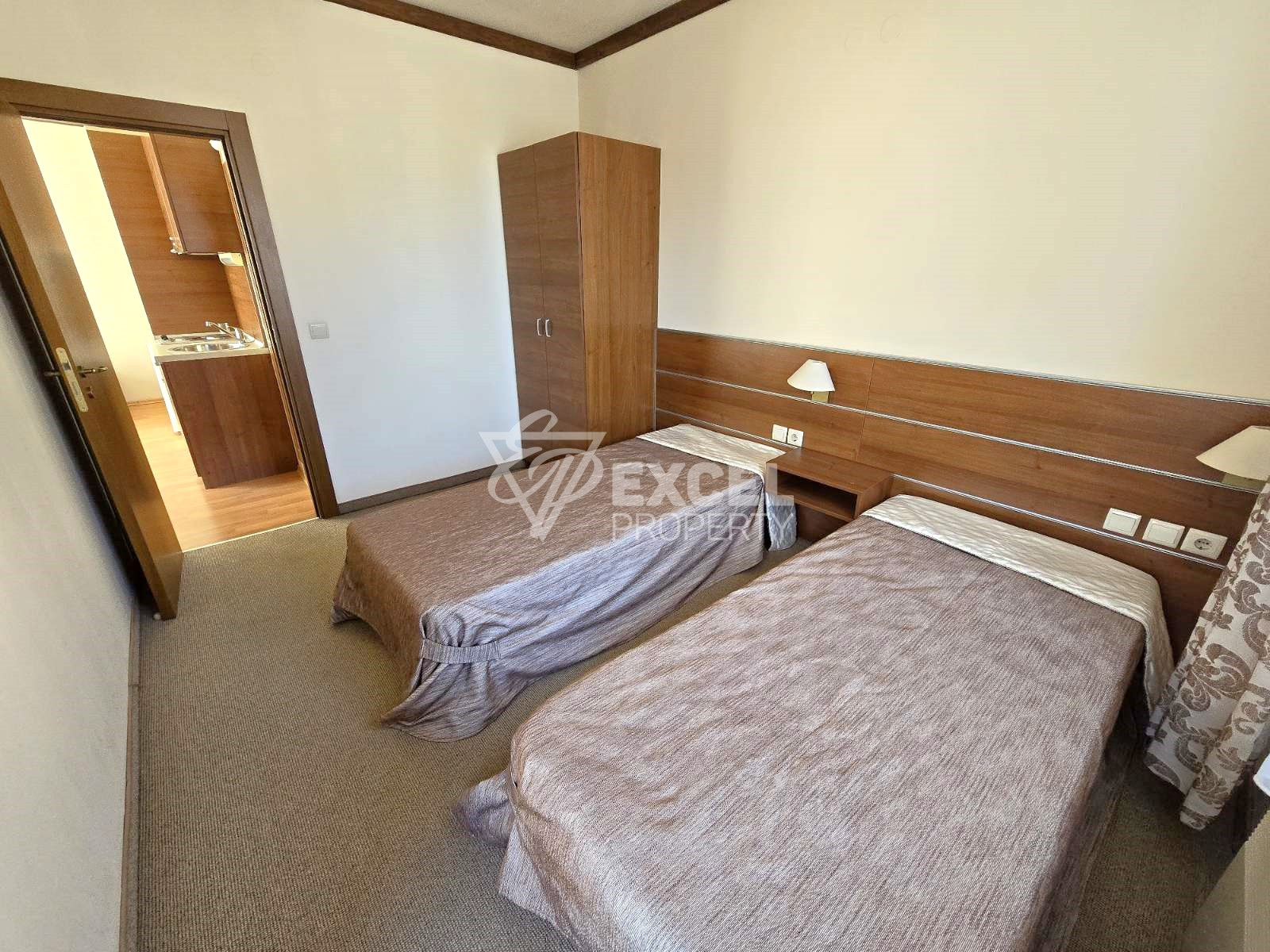 Обзаведен тристаен апартамент за продажба на 50 метра от ски лифта, Банско