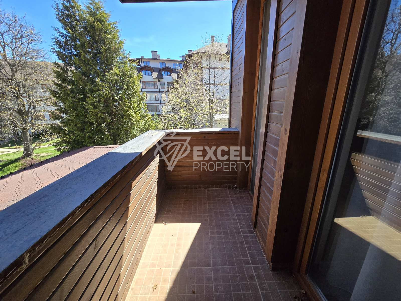 Обзаведен тристаен апартамент за продажба на 50 метра от ски лифта, Банско