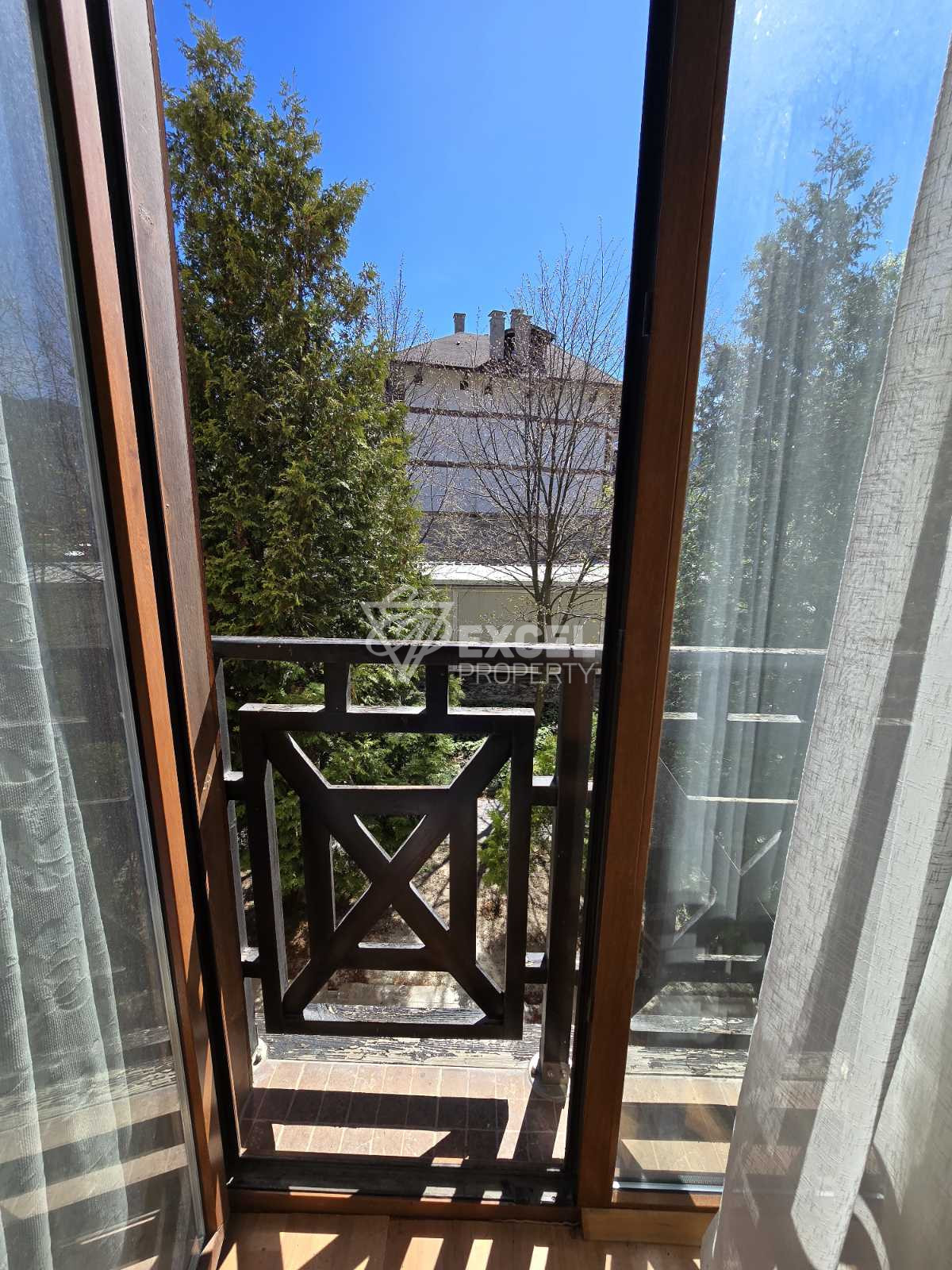 Обзаведен тристаен апартамент за продажба на 50 метра от ски лифта, Банско