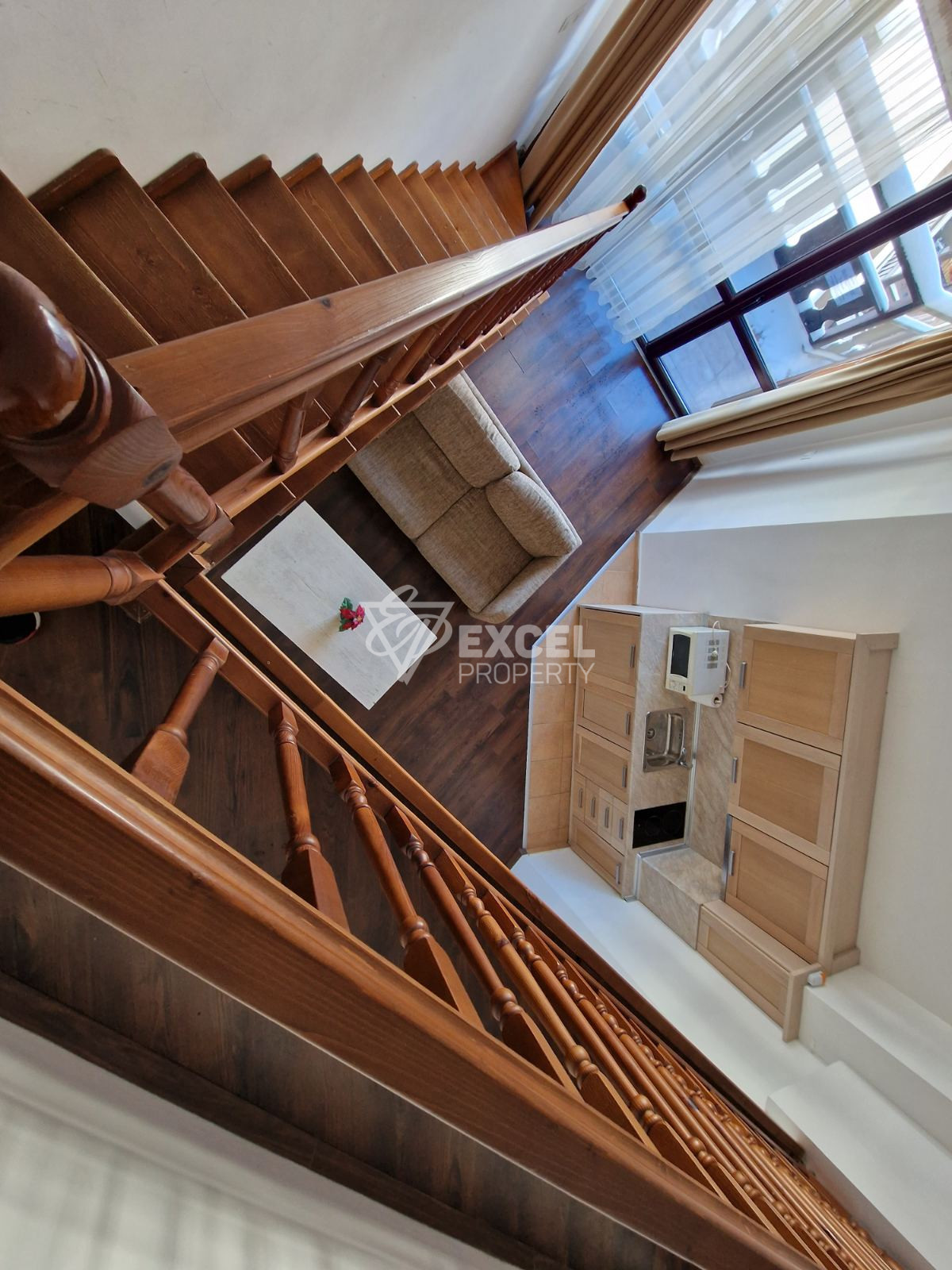 Югозападен апартамент с три спални и пленяваща гледка към върховете на Пирин планина