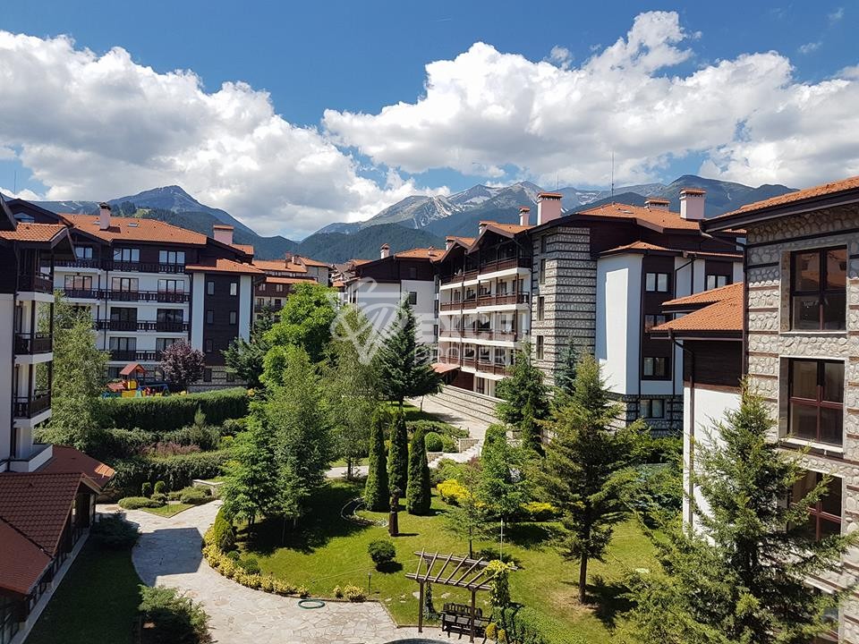 Югозападен мезонет с две спални и камина в целогодишен комплекс Winslow Infinity