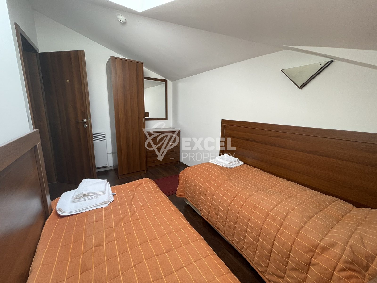 Югозападен мезонет с две спални и камина в целогодишен комплекс Winslow Infinity