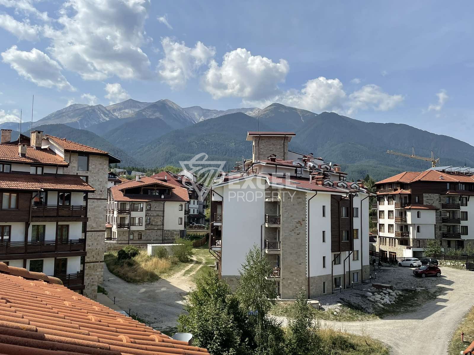 Югозападен мезонет с две спални и камина в целогодишен комплекс Winslow Infinity