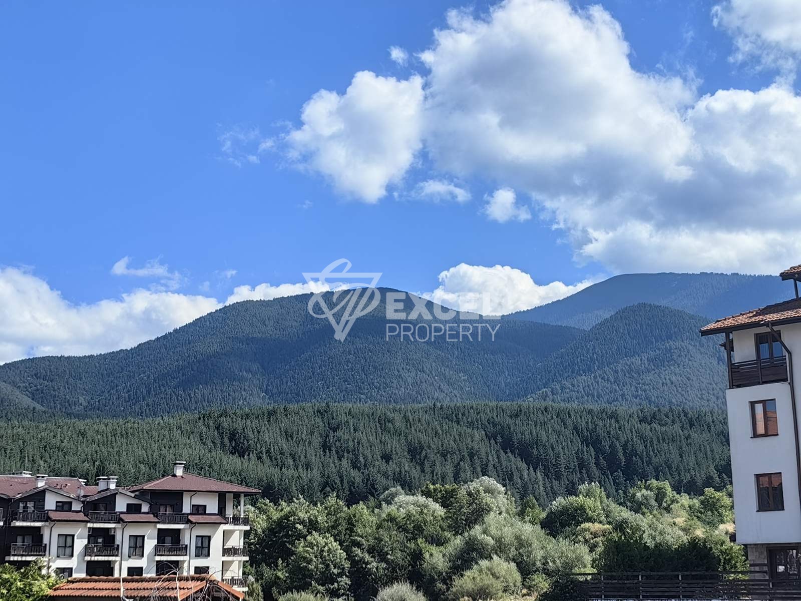 Югозападен мезонет с две спални и камина в целогодишен комплекс Winslow Infinity