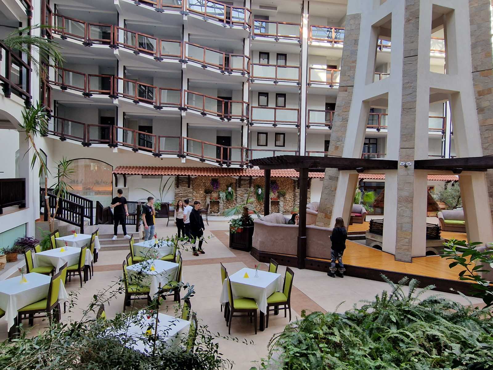 MPM Guinness: Просторно студио на 200 метра от ски лифта в Банско!