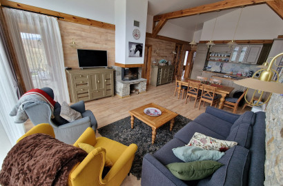 Алпийска къща с три спални и двор за продажба до Пирин голф, Разлог